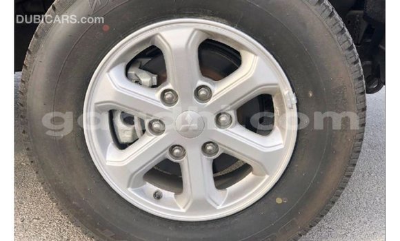 اشتري Imported Mitsubishi L200 بنى سيارة في Import - Dubai في الصومال اشتري Imported Mitsubishi L200 بنى سيارة في Import - Dubai في الصومال