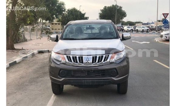 اشتري Imported Mitsubishi L200 بنى سيارة في Import - Dubai في الصومال اشتري Imported Mitsubishi L200 بنى سيارة في Import - Dubai في الصومال