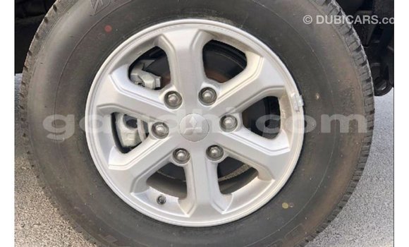 اشتري Imported Mitsubishi L200 بنى سيارة في Import - Dubai في الصومال اشتري Imported Mitsubishi L200 بنى سيارة في Import - Dubai في الصومال