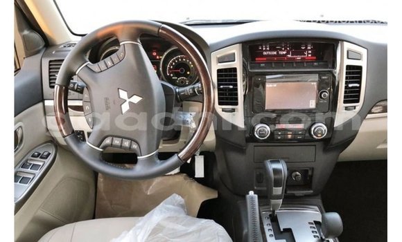 ይግዙ Imported Mitsubishi Pajero ጥቁር መኪና በ Import - Dubai በ ሶማሊያ ይግዙ Imported Mitsubishi Pajero ጥቁር መኪና በ Import - Dubai በ ሶማሊያ
