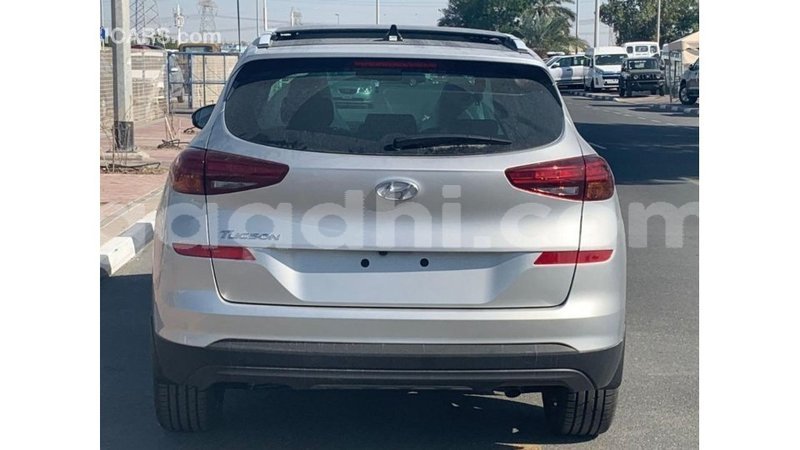 Big with watermark hyundai tucson somalia import dubai 3679