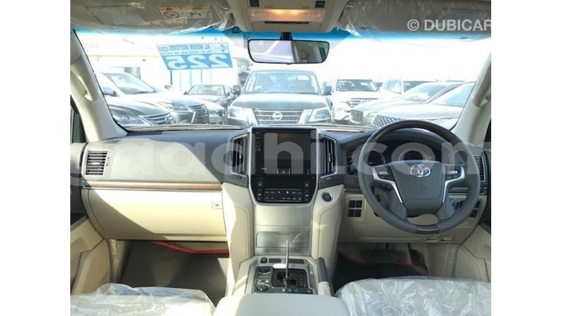 Big with watermark toyota land cruiser somalia import dubai 3689