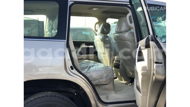 Big with watermark toyota land cruiser somalia import dubai 3689