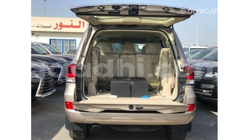 Big with watermark toyota land cruiser somalia import dubai 3689