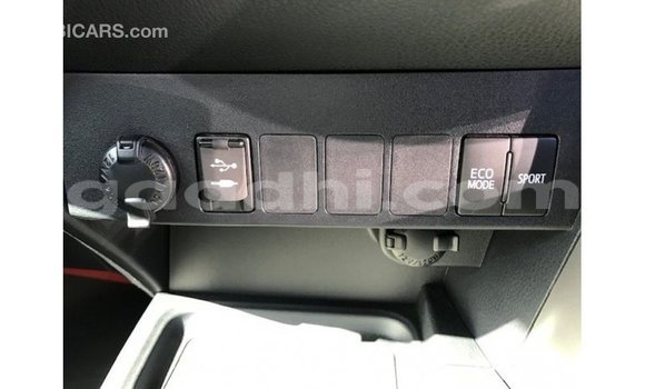 ይግዙ Imported Toyota HiAce ነጭ የጭነት መኪና በ Import - Dubai በ ሶማሊያ ይግዙ Imported Toyota HiAce ነጭ የጭነት መኪና በ Import - Dubai በ ሶማሊያ