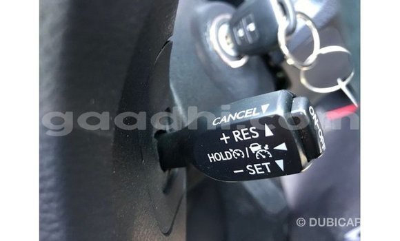 ይግዙ Imported Toyota HiAce ነጭ የጭነት መኪና በ Import - Dubai በ ሶማሊያ ይግዙ Imported Toyota HiAce ነጭ የጭነት መኪና በ Import - Dubai በ ሶማሊያ