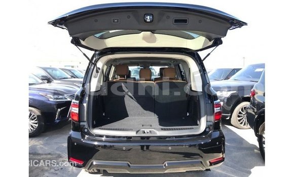 Acheter Import Voiture Nissan Patrol Noir à Import - Dubai, Somalie Acheter Import Voiture Nissan Patrol Noir à Import - Dubai, Somalie