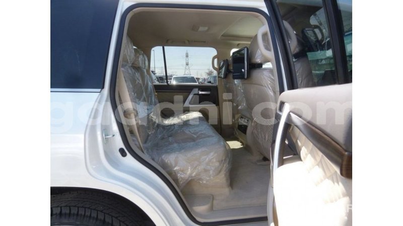 Big with watermark toyota land cruiser somalia import dubai 3694