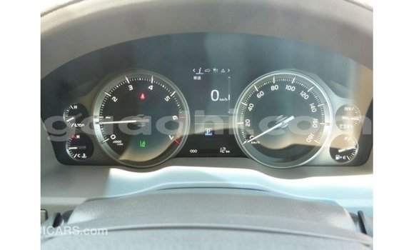 ይግዙ Imported Toyota Land Cruiser ነጭ መኪና በ Import - Dubai በ ሶማሊያ ይግዙ Imported Toyota Land Cruiser ነጭ መኪና በ Import - Dubai በ ሶማሊያ