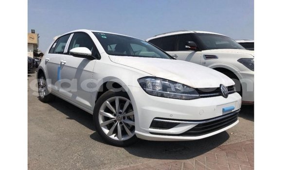 Buy Import Volkswagen Golf White Car in Import - Dubai in Somalia