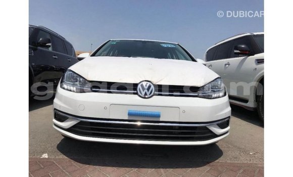 Acheter Import Voiture Volkswagen Golf Blanc à Import - Dubai, Somalie Acheter Import Voiture Volkswagen Golf Blanc à Import - Dubai, Somalie