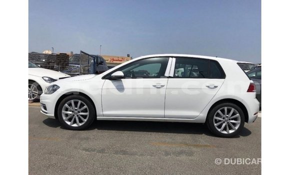 Acheter Import Voiture Volkswagen Golf Blanc à Import - Dubai, Somalie Acheter Import Voiture Volkswagen Golf Blanc à Import - Dubai, Somalie