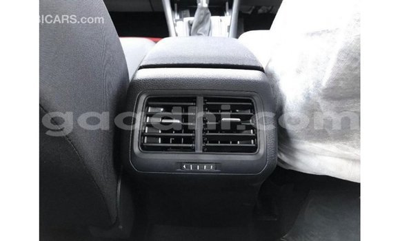 Acheter Import Voiture Volkswagen Golf Blanc à Import - Dubai, Somalie Acheter Import Voiture Volkswagen Golf Blanc à Import - Dubai, Somalie