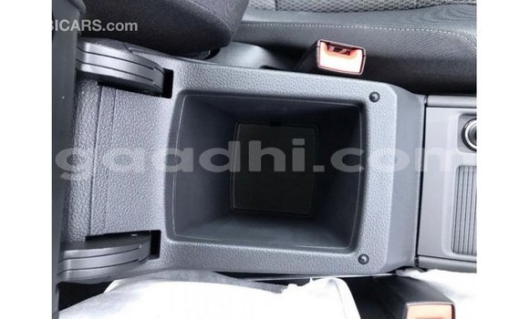 Acheter Import Voiture Volkswagen Golf Blanc à Import - Dubai, Somalie Acheter Import Voiture Volkswagen Golf Blanc à Import - Dubai, Somalie