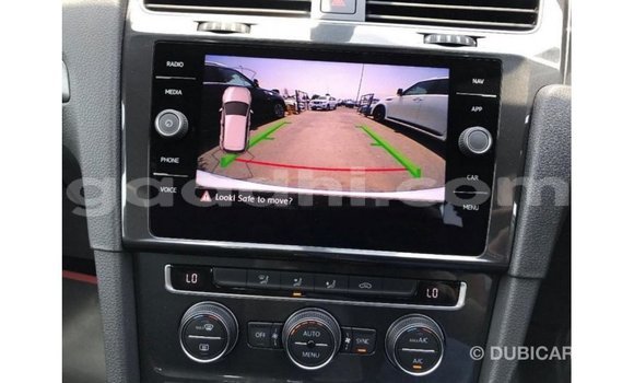 Acheter Import Voiture Volkswagen Golf Blanc à Import - Dubai, Somalie Acheter Import Voiture Volkswagen Golf Blanc à Import - Dubai, Somalie