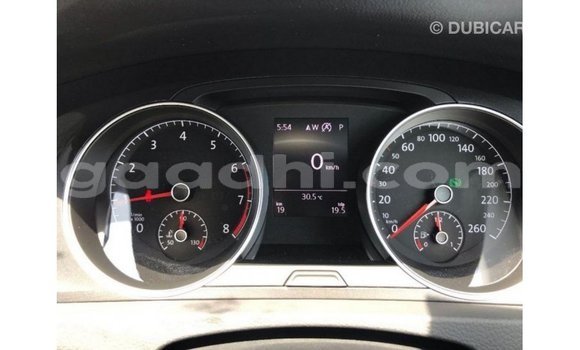 Acheter Import Voiture Volkswagen Golf Blanc à Import - Dubai, Somalie Acheter Import Voiture Volkswagen Golf Blanc à Import - Dubai, Somalie