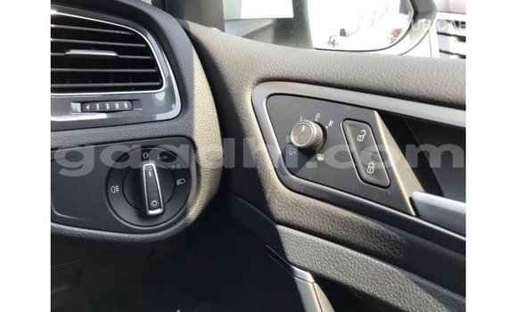 Acheter Import Voiture Volkswagen Golf Blanc à Import - Dubai, Somalie Acheter Import Voiture Volkswagen Golf Blanc à Import - Dubai, Somalie