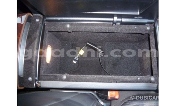 Acheter Import Voiture Mercedes-Benz 190 Blanc à Import - Dubai, Somalie Acheter Import Voiture Mercedes-Benz 190 Blanc à Import - Dubai, Somalie