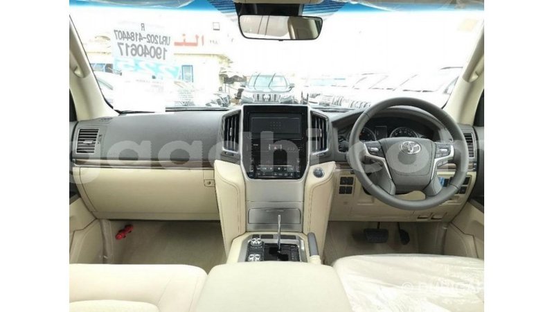 Big with watermark toyota land cruiser somalia import dubai 3701