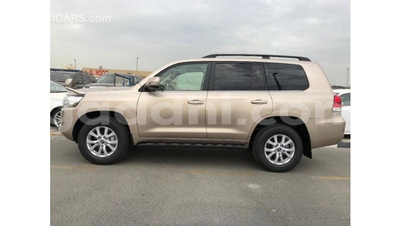 Big with watermark toyota land cruiser somalia import dubai 3701