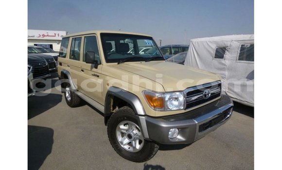 Acheter Import Voiture Toyota Land Cruiser Beige à Import - Dubai, Somalie Acheter Import Voiture Toyota Land Cruiser Beige à Import - Dubai, Somalie