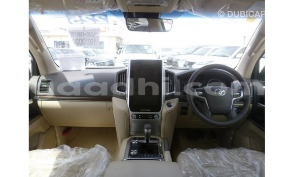 Acheter Import Voiture Toyota Land Cruiser Noir à Import - Dubai, Somalie Acheter Import Voiture Toyota Land Cruiser Noir à Import - Dubai, Somalie