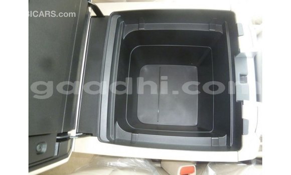 Acheter Import Voiture Toyota Land Cruiser Noir à Import - Dubai, Somalie Acheter Import Voiture Toyota Land Cruiser Noir à Import - Dubai, Somalie