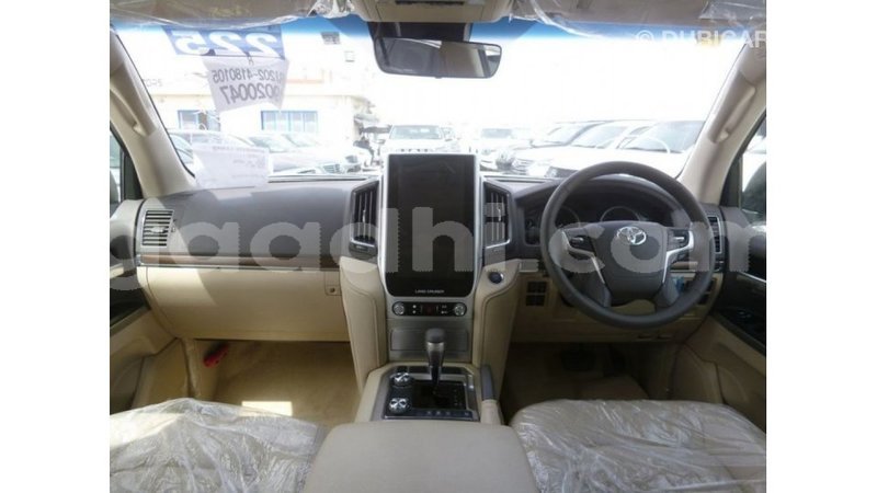 Big with watermark toyota land cruiser somalia import dubai 3705