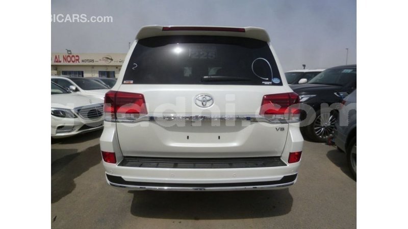 Big with watermark toyota land cruiser somalia import dubai 3705