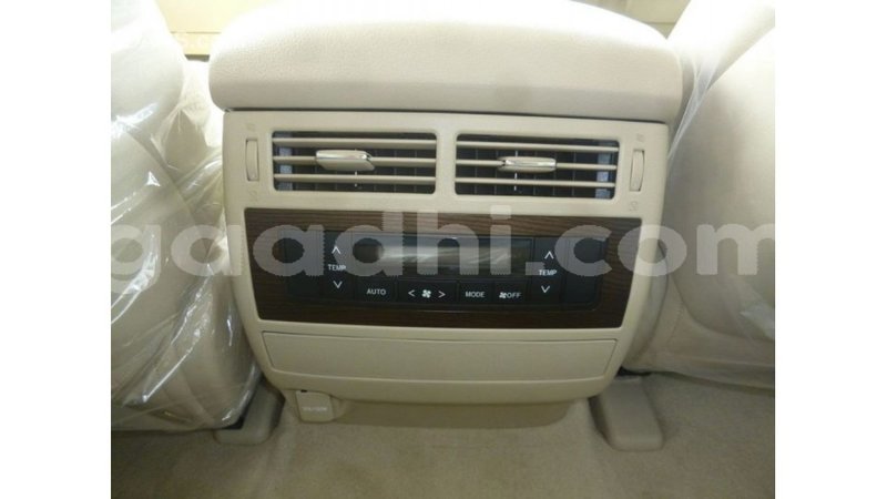 Big with watermark toyota land cruiser somalia import dubai 3705