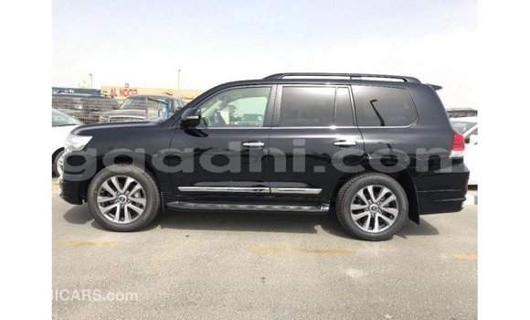 Acheter Import Voiture Toyota Land Cruiser Noir à Import - Dubai, Somalie Acheter Import Voiture Toyota Land Cruiser Noir à Import - Dubai, Somalie