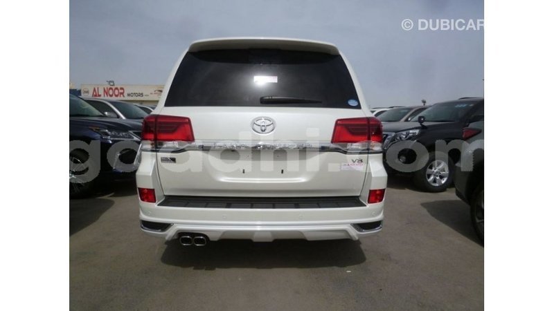 Big with watermark toyota land cruiser somalia import dubai 3707