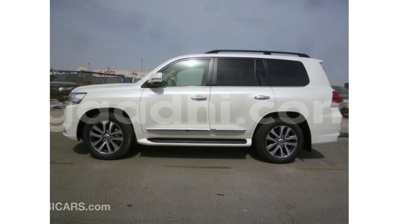 Big with watermark toyota land cruiser somalia import dubai 3707