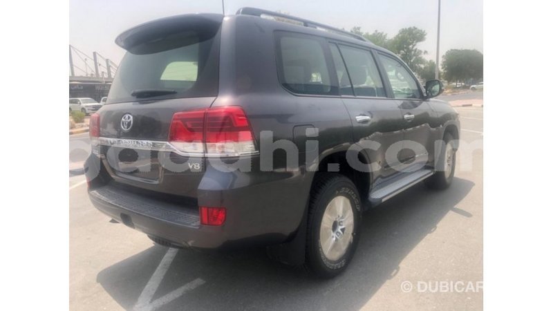 Big with watermark toyota land cruiser somalia import dubai 3709