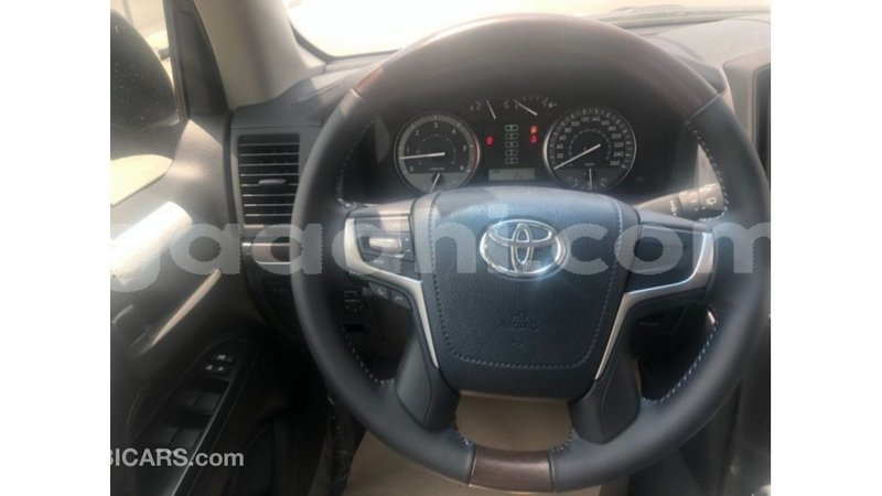 Big with watermark toyota land cruiser somalia import dubai 3709