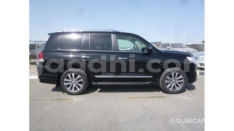 Big with watermark toyota land cruiser somalia import dubai 3711