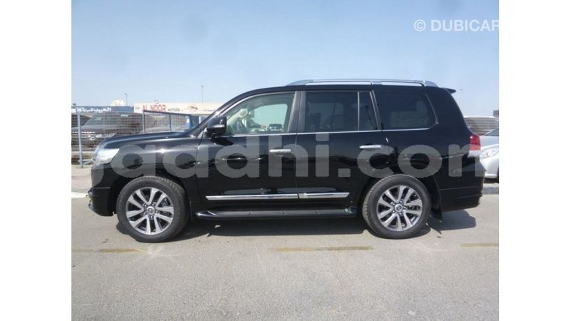 Big with watermark toyota land cruiser somalia import dubai 3711