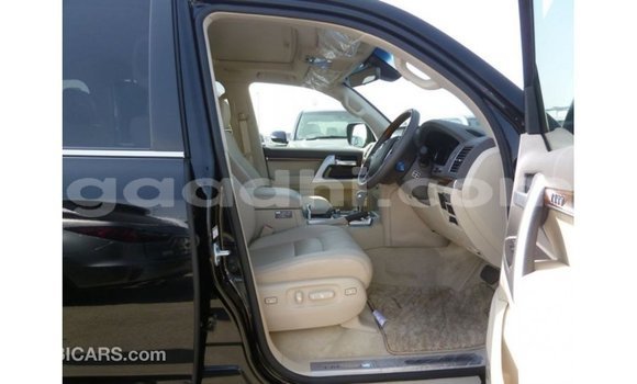 Acheter Import Voiture Toyota Land Cruiser Noir à Import - Dubai, Somalie Acheter Import Voiture Toyota Land Cruiser Noir à Import - Dubai, Somalie