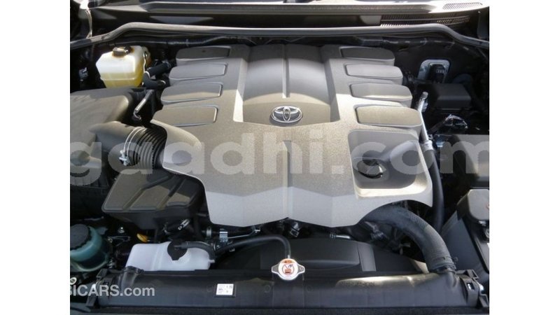 Big with watermark toyota land cruiser somalia import dubai 3711