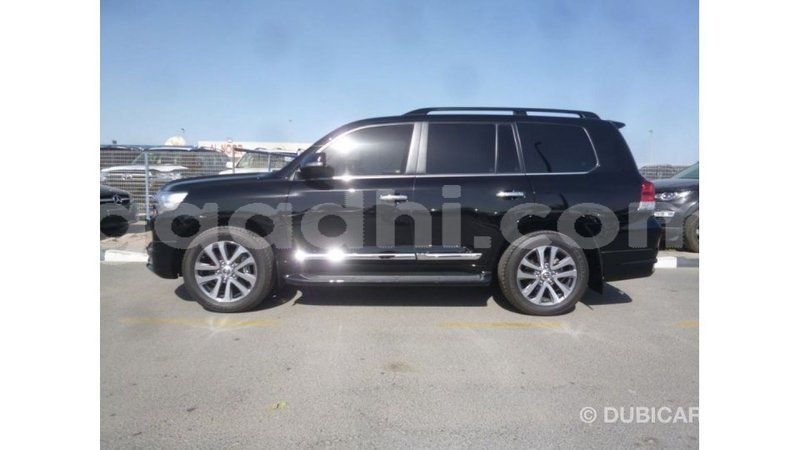 Big with watermark toyota land cruiser somalia import dubai 3713