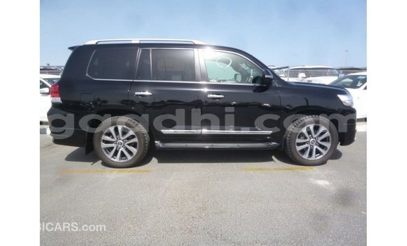 ይግዙ Imported Toyota Land Cruiser ጥቁር መኪና በ Import - Dubai በ ሶማሊያ ይግዙ Imported Toyota Land Cruiser ጥቁር መኪና በ Import - Dubai በ ሶማሊያ