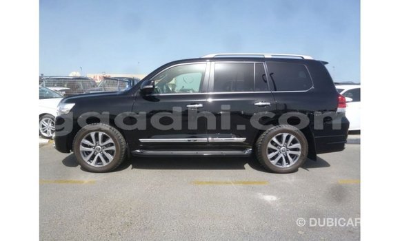 ይግዙ Imported Toyota Land Cruiser ጥቁር መኪና በ Import - Dubai በ ሶማሊያ ይግዙ Imported Toyota Land Cruiser ጥቁር መኪና በ Import - Dubai በ ሶማሊያ