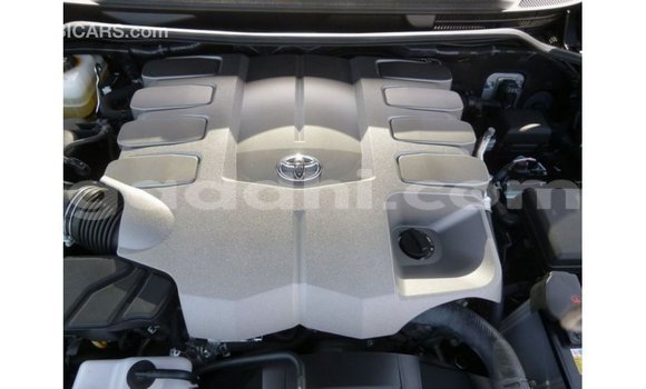 ይግዙ Imported Toyota Land Cruiser ጥቁር መኪና በ Import - Dubai በ ሶማሊያ ይግዙ Imported Toyota Land Cruiser ጥቁር መኪና በ Import - Dubai በ ሶማሊያ