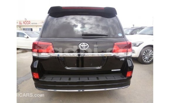 Acheter Import Voiture Toyota Land Cruiser Noir à Import - Dubai, Somalie Acheter Import Voiture Toyota Land Cruiser Noir à Import - Dubai, Somalie