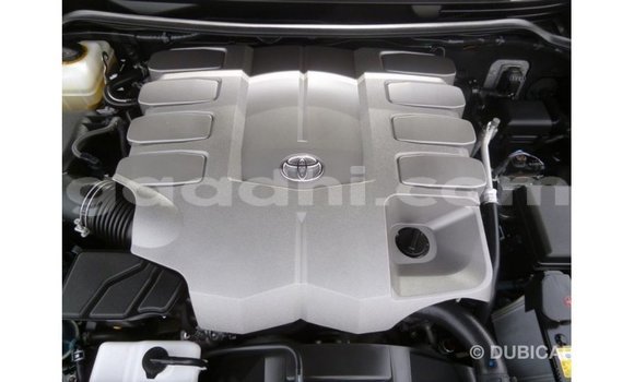 Acheter Import Voiture Toyota Land Cruiser Noir à Import - Dubai, Somalie Acheter Import Voiture Toyota Land Cruiser Noir à Import - Dubai, Somalie