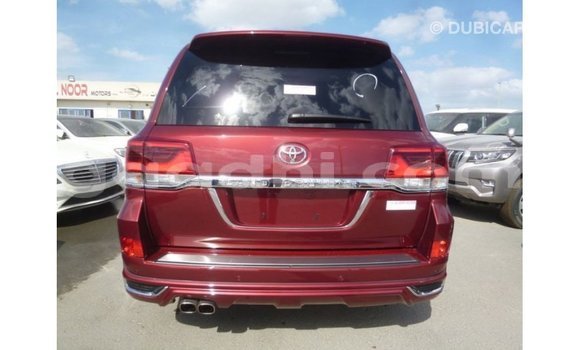 ይግዙ Imported Toyota Land Cruiser ቀይ መኪና በ Import - Dubai በ ሶማሊያ ይግዙ Imported Toyota Land Cruiser ቀይ መኪና በ Import - Dubai በ ሶማሊያ