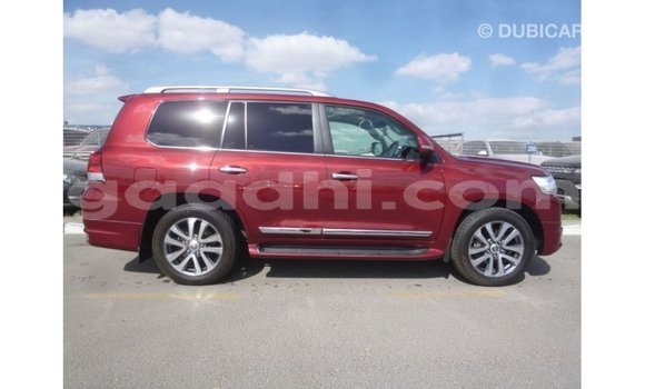 ይግዙ Imported Toyota Land Cruiser ቀይ መኪና በ Import - Dubai በ ሶማሊያ ይግዙ Imported Toyota Land Cruiser ቀይ መኪና በ Import - Dubai በ ሶማሊያ