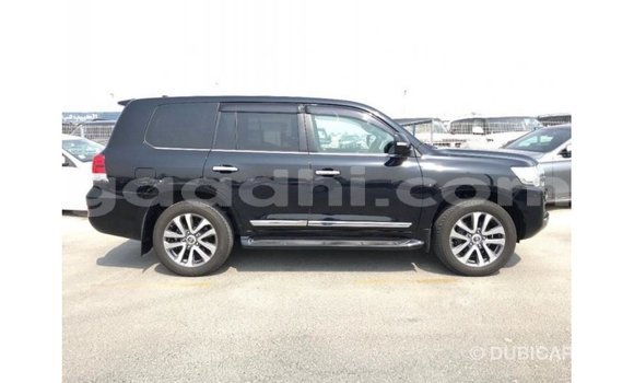 Acheter Import Voiture Toyota Land Cruiser Noir à Import - Dubai, Somalie Acheter Import Voiture Toyota Land Cruiser Noir à Import - Dubai, Somalie