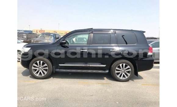Acheter Import Voiture Toyota Land Cruiser Noir à Import - Dubai, Somalie Acheter Import Voiture Toyota Land Cruiser Noir à Import - Dubai, Somalie