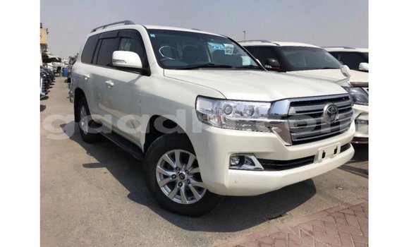 Buy Import Toyota Land Cruiser White Car in Import - Dubai in Somalia Buy Import Toyota Land Cruiser White Car in Import - Dubai in Somalia